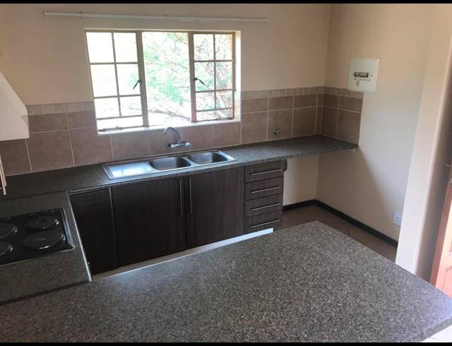 2 BEDROOM APARTMENT FOR SALE IN MOOIKLOOF RIDGE ESTATE